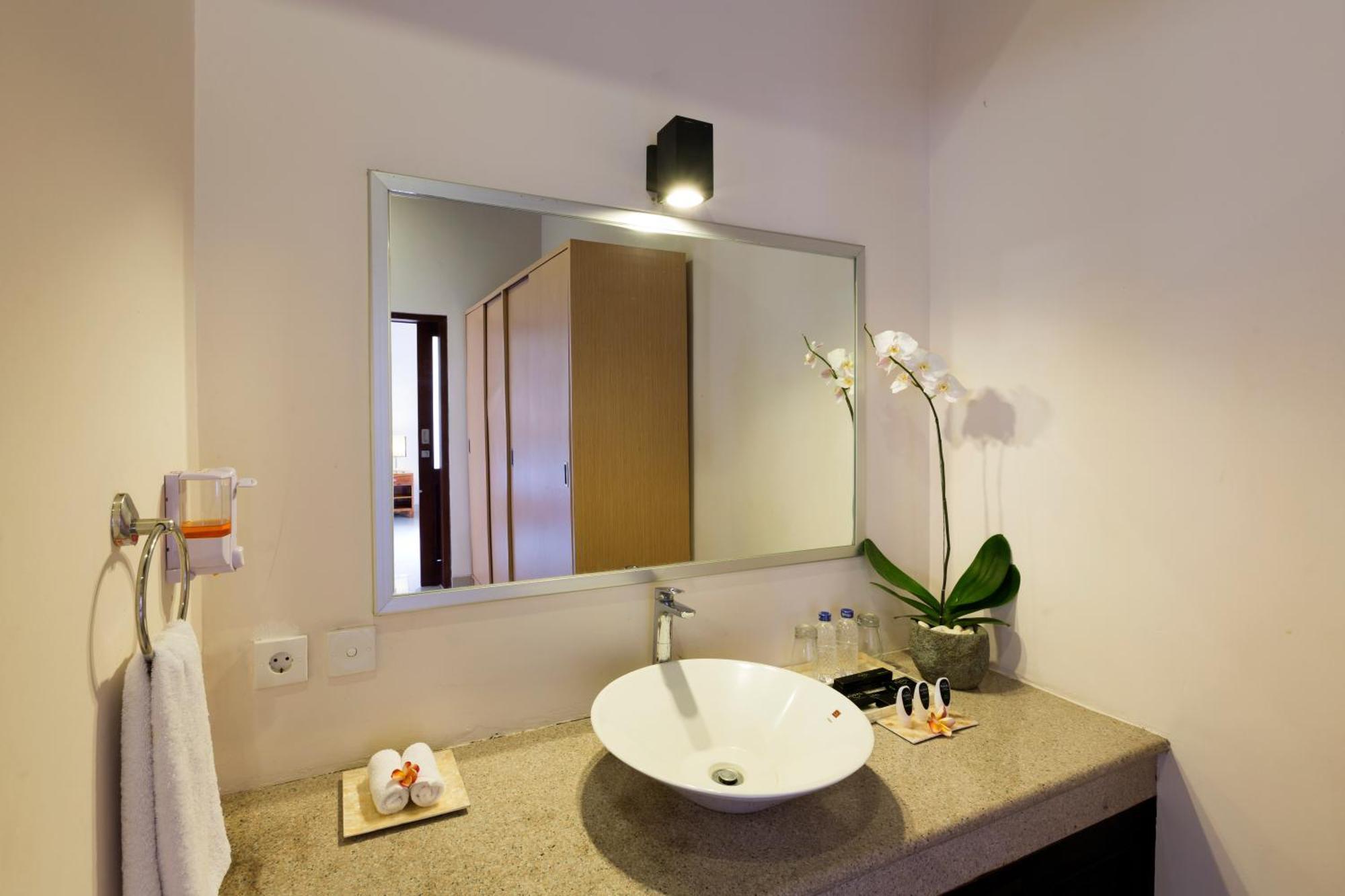 Kubal Villa And Living Seminyak Canggu Eksteriør bilde